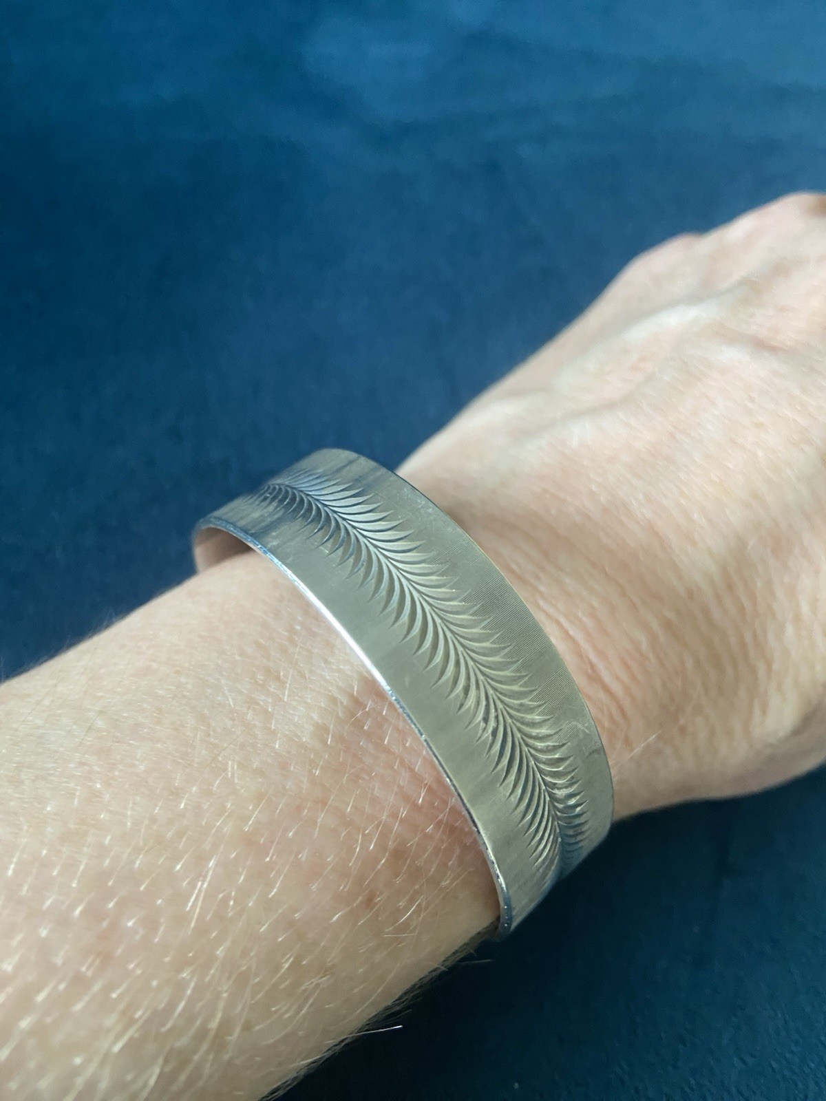 Vintage Solid Silver 1970s Chunky Bangle Hallmark… - image 4