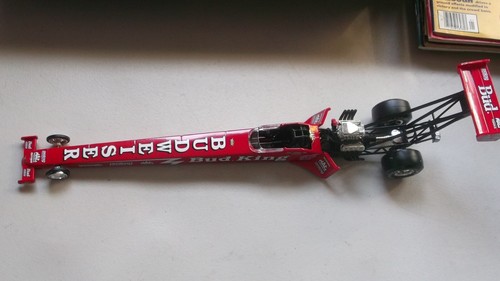 KENNY BERNSTEIN BUDWEISER BUD KING 1998 NHRA DRAGSTER 1:24 ACTION DRAG RACING - Picture 5 of 9