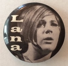 Rare Vintage 1974 LANA CANTRELL pinback button pin badge Australian singer 1.75" Rare Vintage 1974 LANA CANTRELL pinback button pin badge Australian singer 1.75"