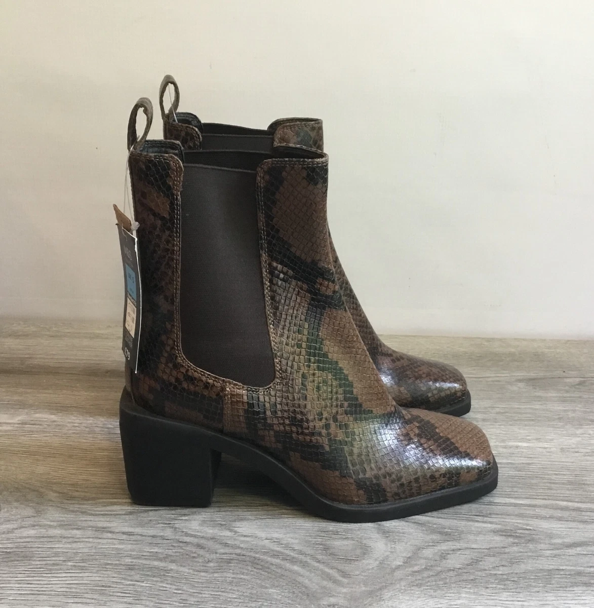 Marks and spencers boots deals