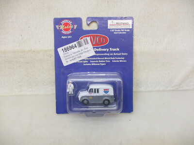 x-86495	American Heritage models 1:87 Divco Delivery Truck Melville