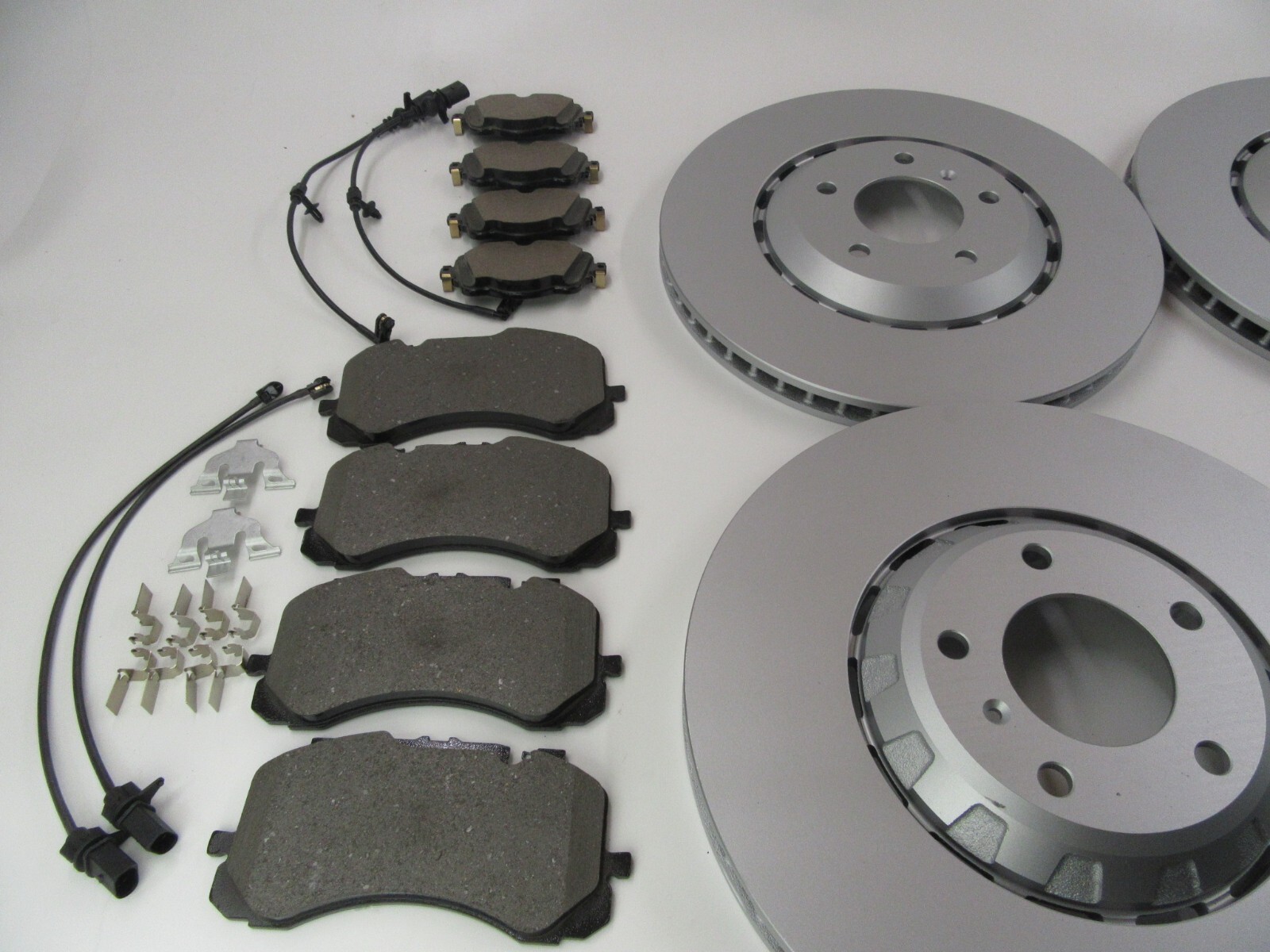 Bentley Bentayga front rear brake pads and rotors
