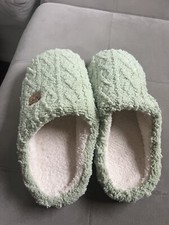 womens Temu slippers size 7