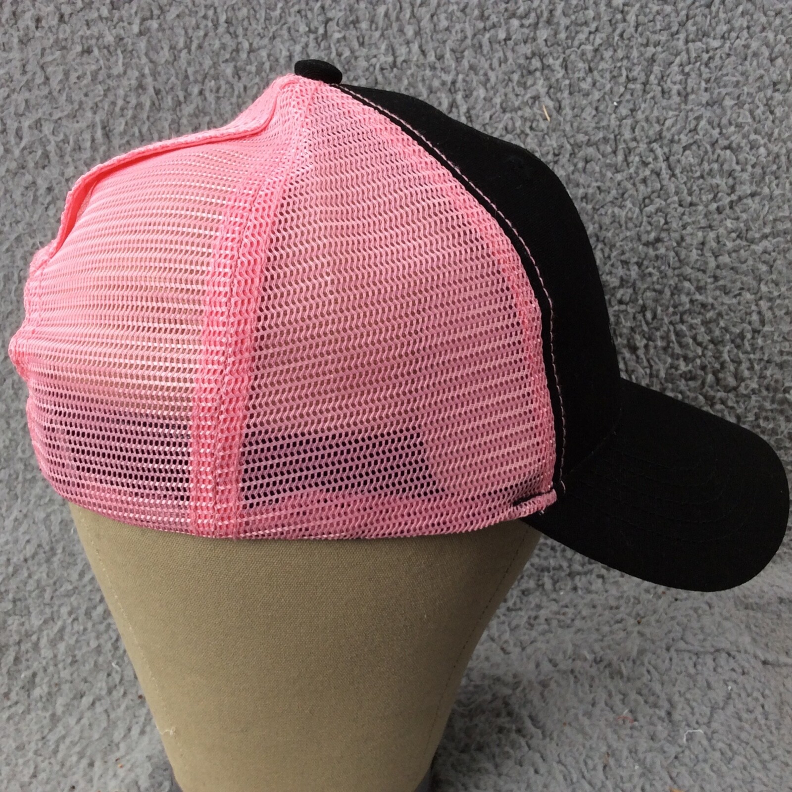 PONY Cappello berretto John Deere nero rosa meshback snapback apertura coda di cavallo nascosto