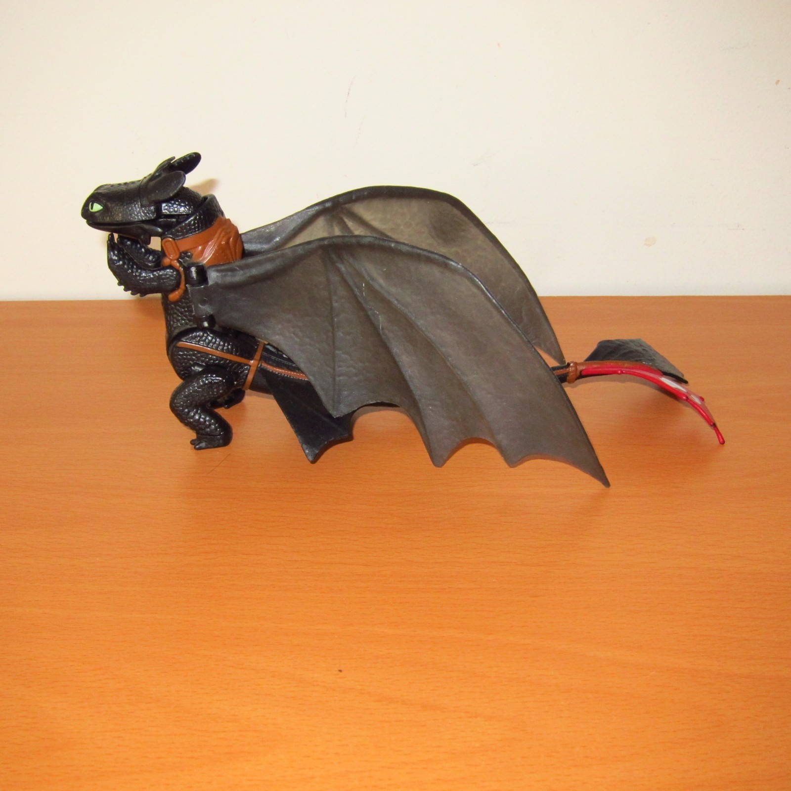 toothless figure