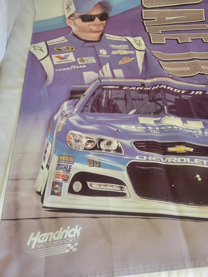 Banner vertical Dale Earnhardt Jr 2015 Nation Wide/Hendrix 40" x 28" Foto 2 de 4