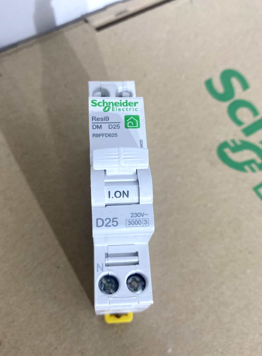 SCHNEIDER Resi9 XP Disjoncteur 25A Ph+N courbe D 3kA 230V - R9PFD625