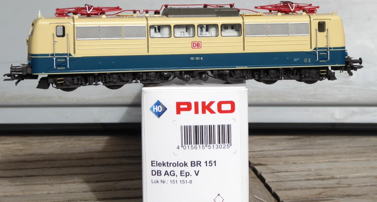 Autorail Double Piko SVT 137 HO - Époque 3, éclairage, Boîte Abîmée
