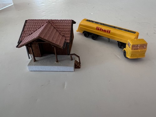 Camión cisterna Faller 212118 Hellengerst Station Wiking 81 Shell Mercedes escala N | Zustand: Used