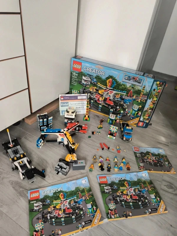 LEGO Creator 10244 Fairground Mixer, foto 1 di 5