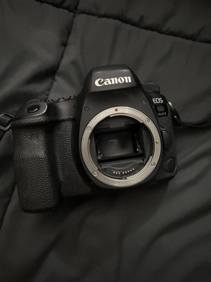Canon EOS 6D Mark II 26.2MP Digital SLR Body Only Black 3.0'' Flip-Out LCD
