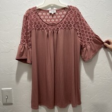 Women  s plus size blouses