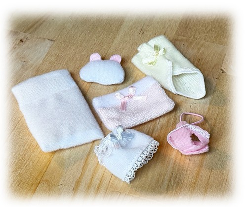 Epoch Sylvanian Calico Critters Pink Girl Nursery Replacement Pieces YOU CHOOSE - Picture 10 of 19