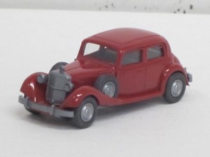 Mercedes-Benz 260 D in rubinrot, Lenkrad integriert, ohne OVP, Wiking, 1:87