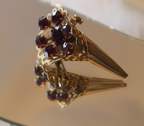 Vtg Purple Amethyst Rhinestone Flower Bouquet Brooch Pin Gold Tone Filigree - Picture 10 of 10