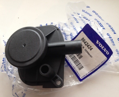 Volvo XC60 XC90 V70 S60 S80 Crankcase Breather Valve 8642424