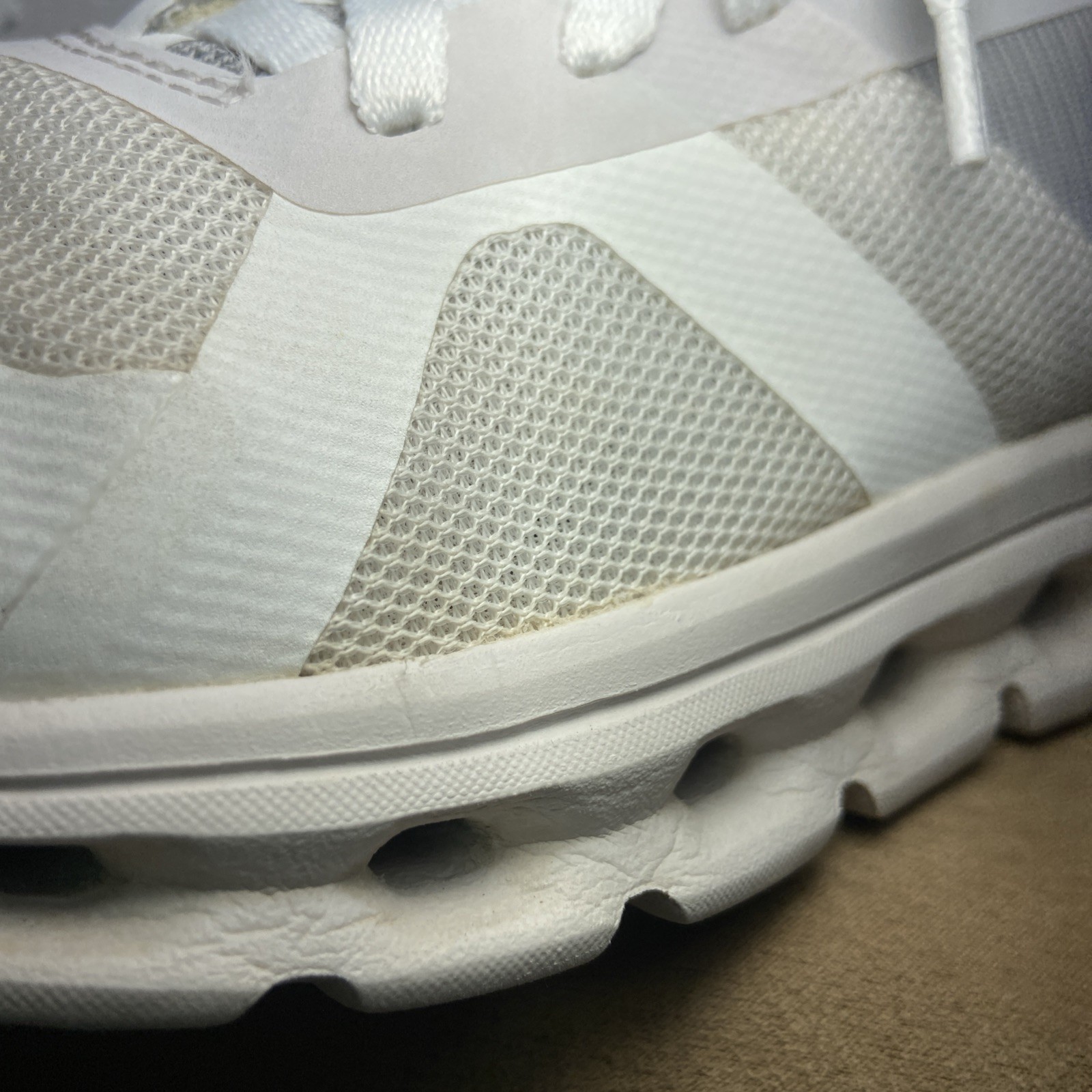 On Cloud Cloudrunner Women’s size 7 White Grey - image 13