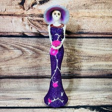 PÚRPURA DÍA DE MUERTOS CATRINA ROSA FLORES SOMBRERO VESTIDO MEXICANO 12" ALTO
