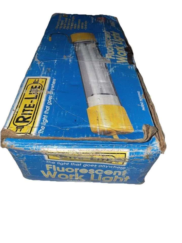 BAYCO -- FLUORESCENT WORK LIGHT (without bulb) -- FL-600 -- 20 FT 18/2 CORD - Image 3 of 4