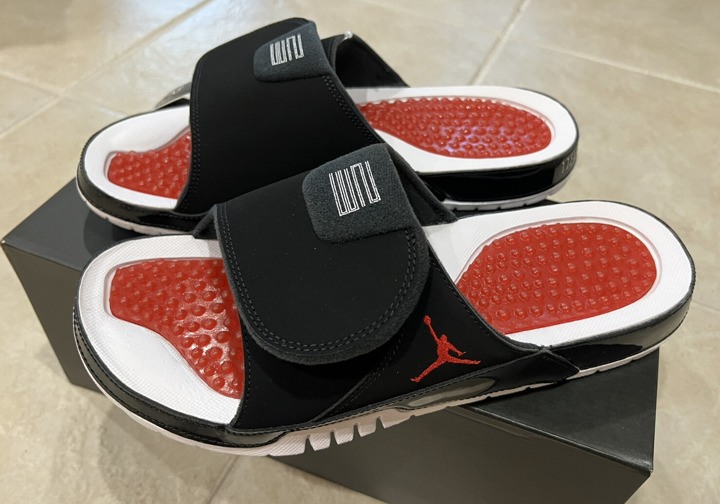 Nike Jordan Hydro XI Retro 11 Bred 