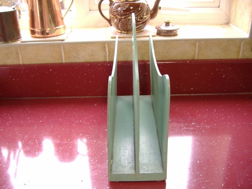 Vintage 1950's Magazine Rack Hand Painted Wooden, 2 departments with handle - Picture 3 of 6