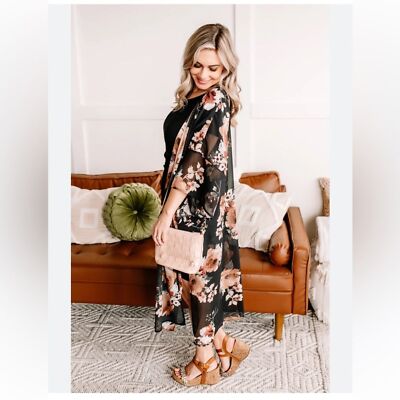 Windsor A Touch of Class Floral Tie Belt Kimono Robe Shall - Size S