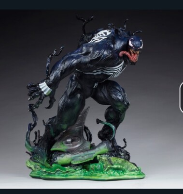 Venom Statue Premium Format Figure by Sideshow Collectibles 23'' Tall #299/2500
