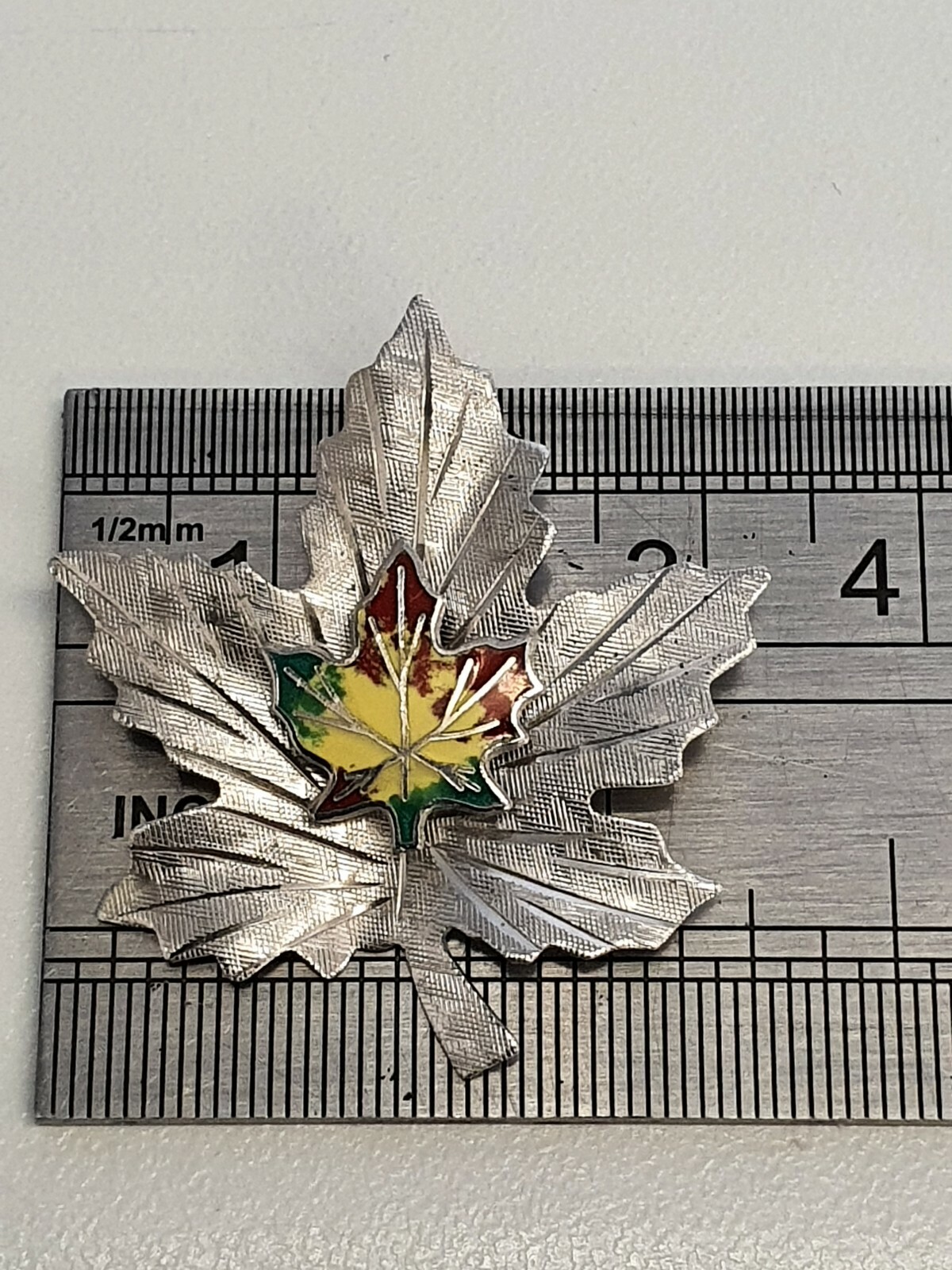 Photo 4 of Vintage Sterling Silver Bond Boyd Canada Maple Leaf Enamel Brooch 3.9g BR40