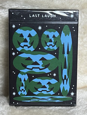 Last Laugh Playing Cards de Tim Lahan y cualquier persona en todo el mundo - USPCC - Nuevo