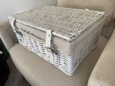 Daylesford Organic Farm Cotswolds White Hamper 46 X 33 X 20cm