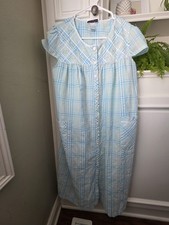 VTG Vanity Fair Snap Front Duster/Robe Lightweight Seersucker Sz Small W Pockets
