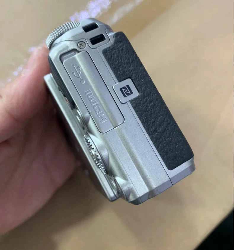 Nikon COOLPIX S9900 - Zoom 30x - 16MP - 1080p - Reducción de vibración - Plateado Foto 3 de 4