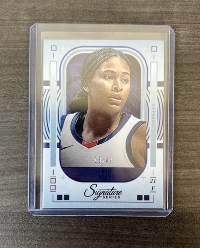2025-26 Panini Signature Series #66 Sarah Strong Base Blue /49 - UConn
