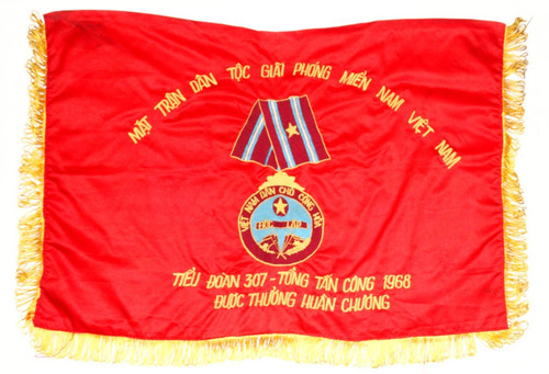 BRITISH MILITARY CAP BADGES, Vietnam Era, 1968,  Viet Cong Silk Flag/Banner, Tet