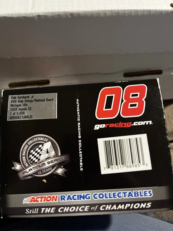 Dale Earnhardt Jr. 2008 Impala SS #88 Amp Energy/National Guard Michigan Win Foto 4 de 4