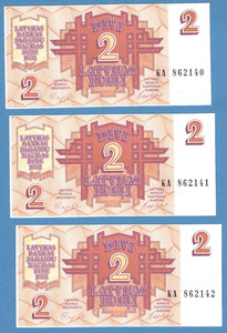 1992 LATVIA THREE Consecutive Numbers 2 RUBLI P. # 36 UNC 3967