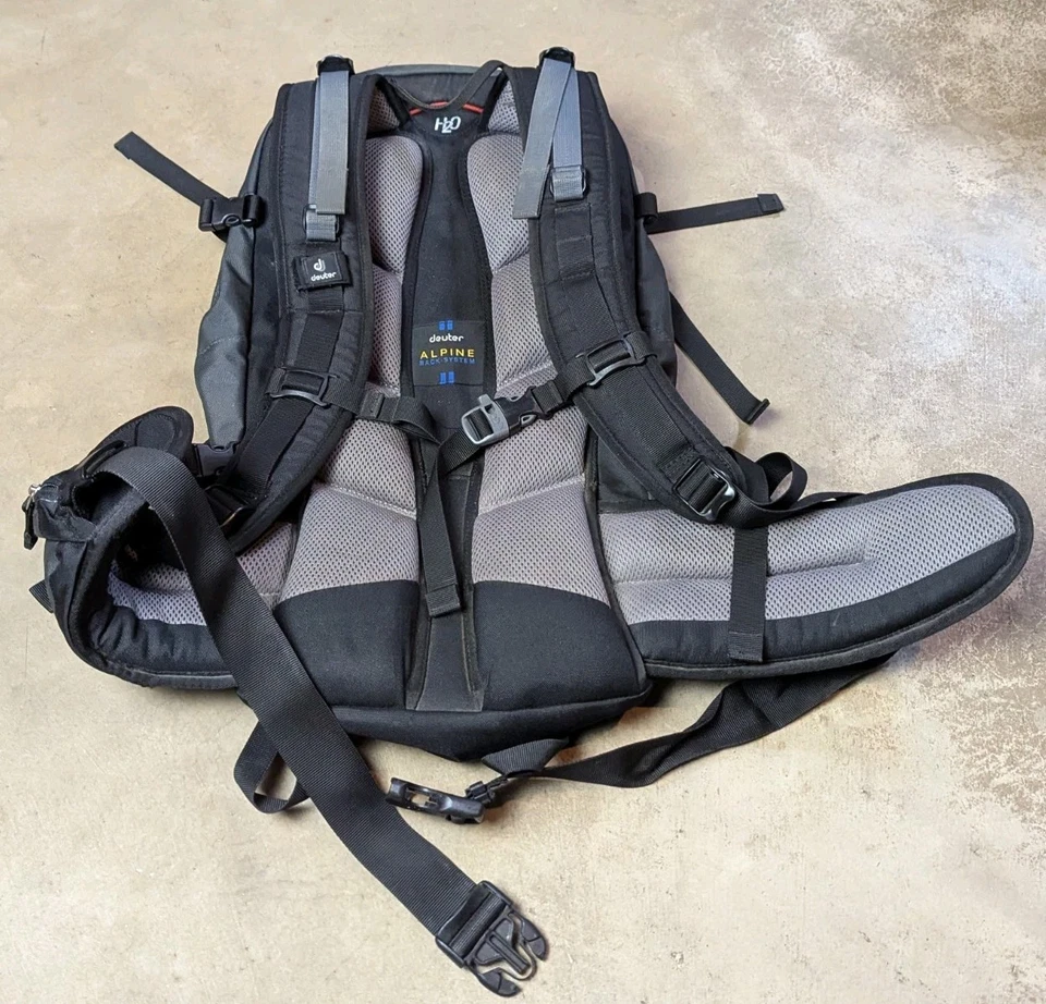 Mochila de senderismo de hidratación Deuter Shiga 24 Foto 2 de 4