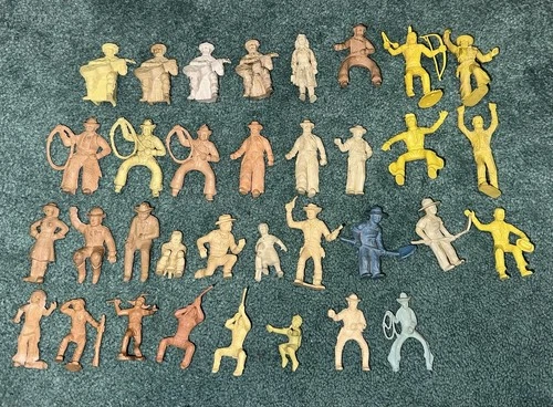 Original Lot Of 34 Early MARX & Etc Western Playset Figures