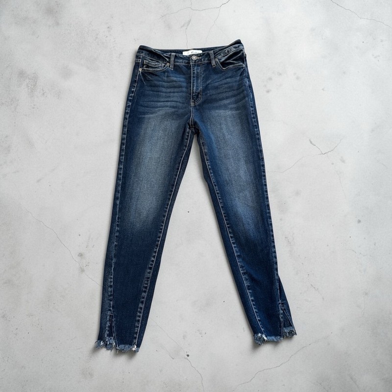 KanCun Women’s Jeans Size 9/28 ! EUC!