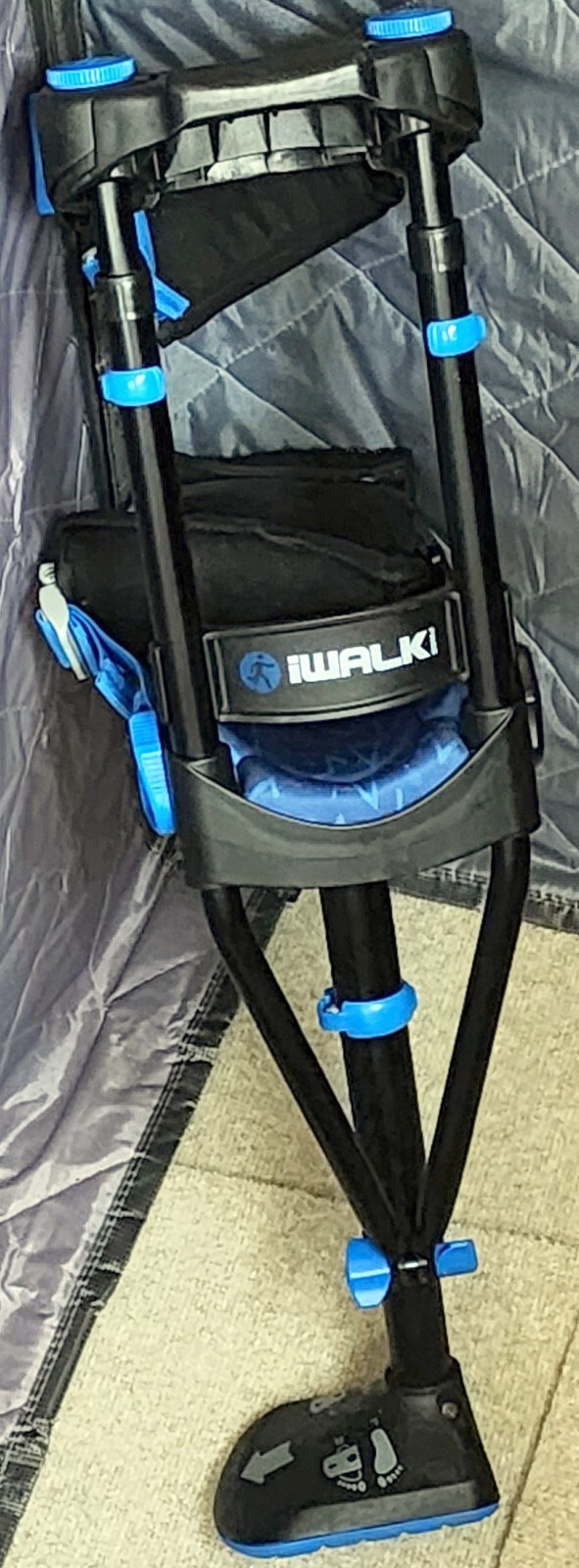 iWALK Free 3.0 Hands Free Crutch Pain Free Knee Crutch Alternative to