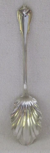 Grand Colonial Wallace sterling silver sugar shell spoon