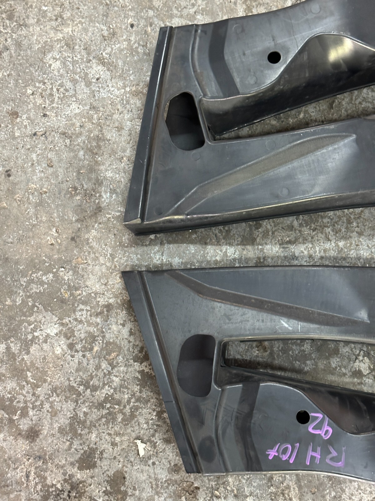 2014 AUDI R8 TRANSMISSION OIL COOLER AIR DUCT PAIR OEM 420 117 336 420 117 335