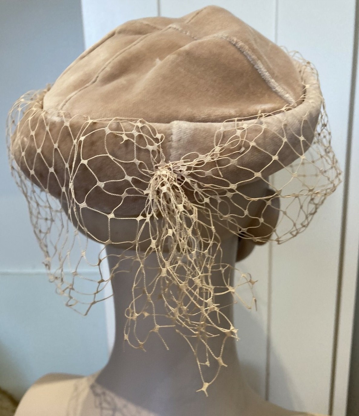 Peakaboo Vintage 1950s Mushroom Velvet Hat with Veiling,  Size M 6