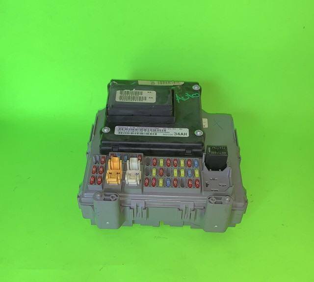 2004 04 Jeep Liberty Keyless Entry Receiver Body Control Module BCM