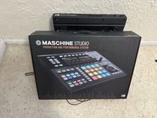 Native Instruments MASCHINE STUDIO Groove Production Studio BLACK 