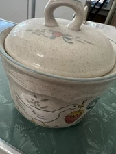 International China Co. Stoneware Marmalade Geese Pattern Jar 4”h