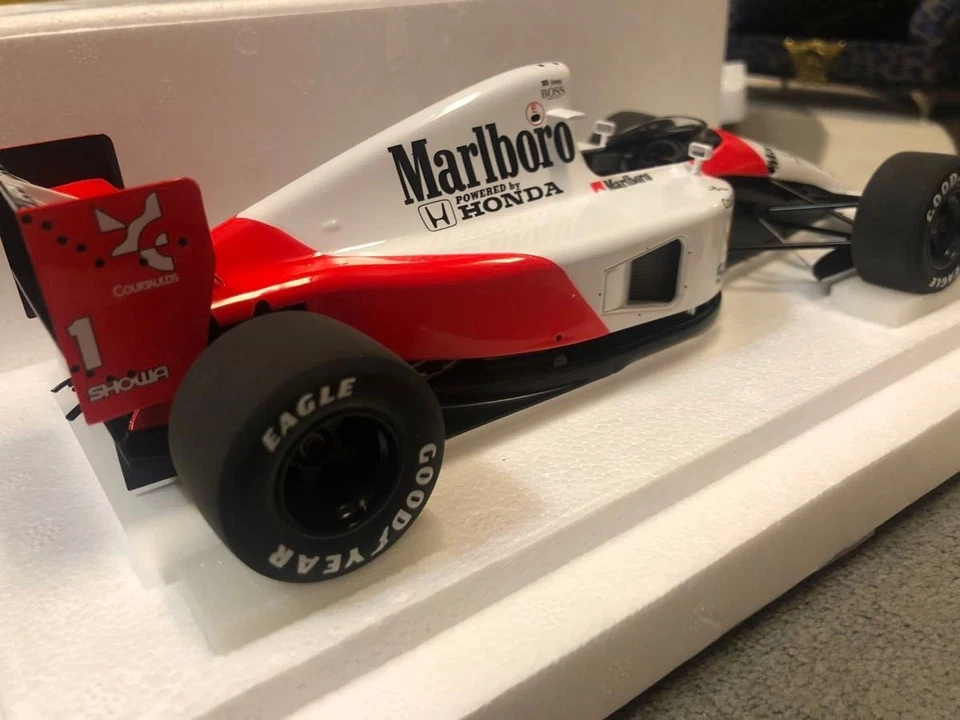 AutoArt 1/18 McLaren MP4/6 Japan GP A. Senna - Image 4 of 4