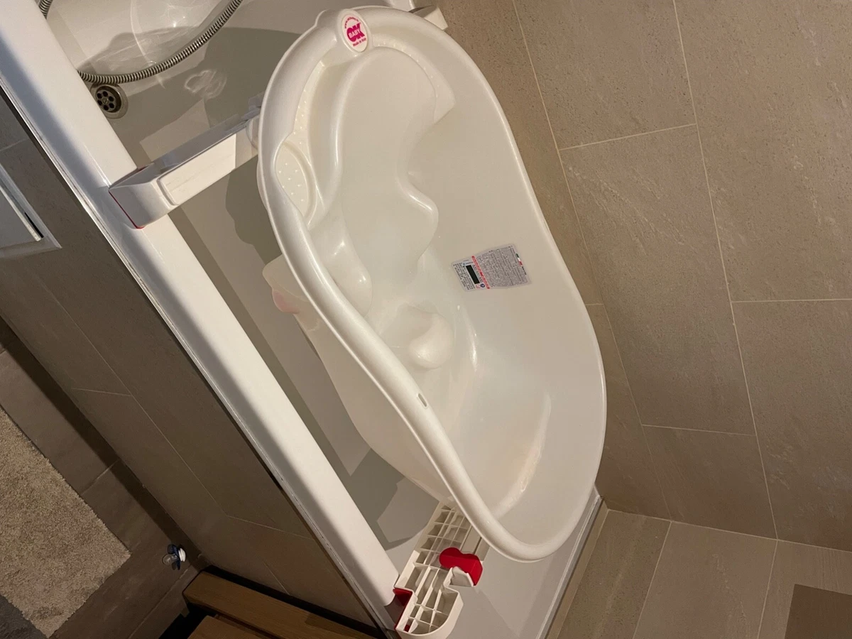 baignoire bébé avec barres de support