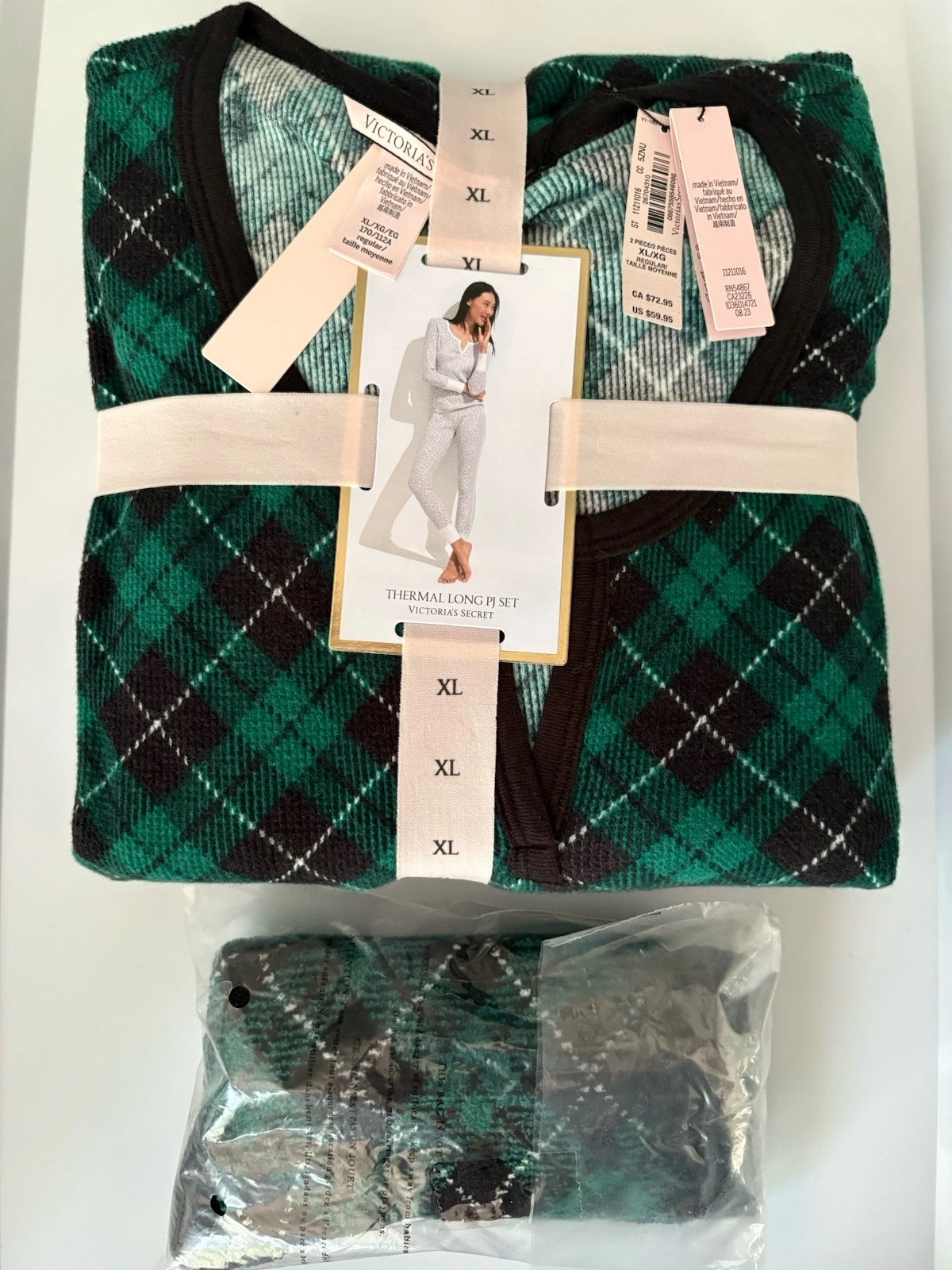 Victoria's Secret Thermal Long PJ Set Green/Black Plaid With Matching Socks XL
Opens in a new window