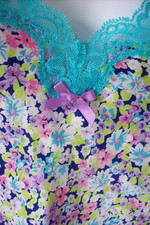 VICTORIA'S SECRET Floral Short Negligee Nightgown w/Lace Trim Women's M